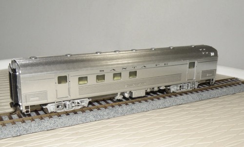 Oficina de correos de ferrocarril Budd de 63' Walthers HO 920-13062 ATSF Santa Fe | Condition: New