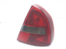 Feu arrière Mitsubishi CARISMA