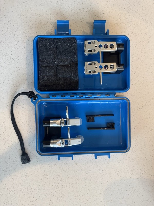 2Shure technics M44-7 Cartridge Headshells + 2 Shure WHLB &  Original Shure Case