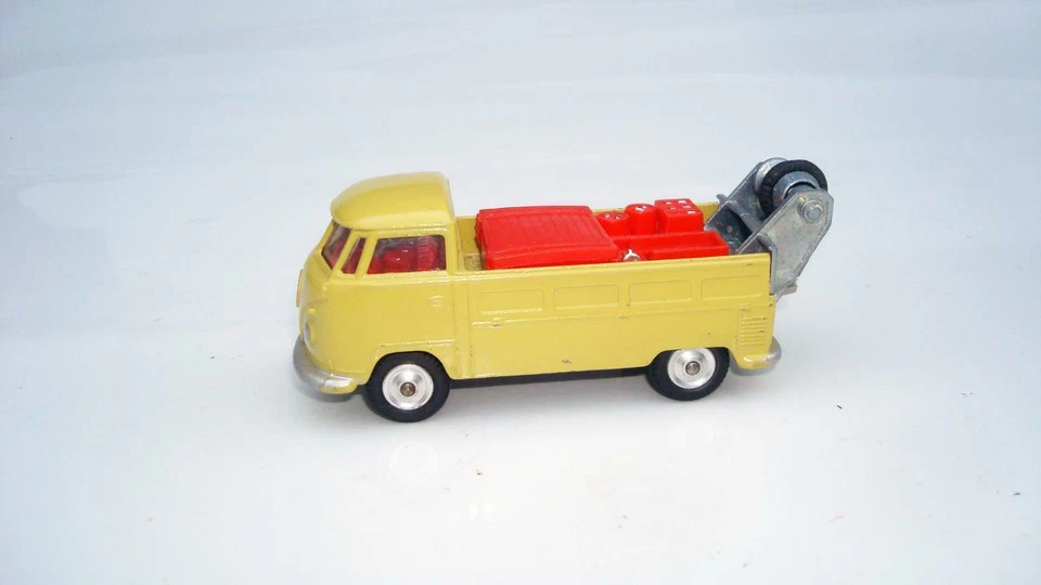 CORGI TOYS 490 VOLKSWAGEN BRAKEDOWN TRUCK  BOXED EXCELLENT - Image 4 of 4