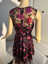 Tahari floral dress size 4 preowned