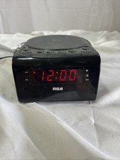 RCA DIGITAL CLOCK RADIO WITH AM-FM  CD PLAYER ---MODEL RC5610-A- TESTED- WORKS
