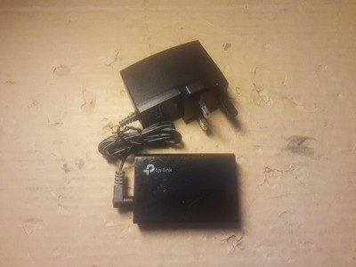 TP-LINK - Gigabit PoE Injector Adapter (TL-POE150S) +PSU