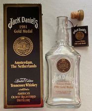 MEDAGLIA D'ORO 1981 bottiglia Jack Daniels, etichetta e cofanetto non registrati