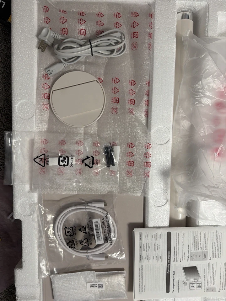 READ LG StanbyME 2 Detachable 27" QHD Touchscreen Display 27LX6TYGA - 2025 Model - Image 4 of 4