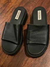 Leather platform slides 8 Steve Madden great!