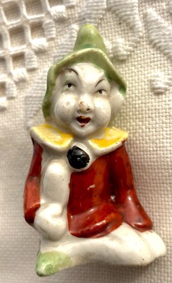 Vtg 1950's Pixie Elf Green Hat Sitting Knee Up Small Figurine 2.75  JAPAN
