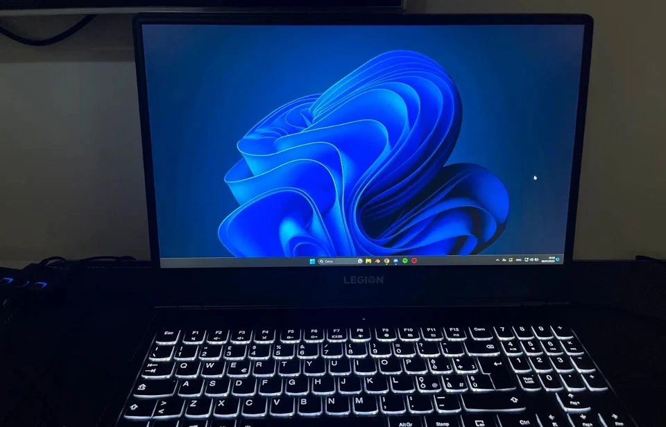 Computer portatile da gaming, Lenovo Legion (Intel core i7-9800, RTX 2060ti) - Immagine 2 di 4