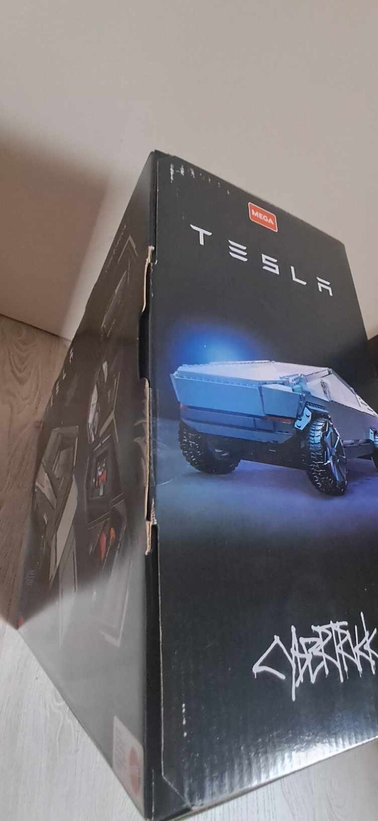 Mega Construx Tesla Cybertruck neuf scellé modèle de collection briques