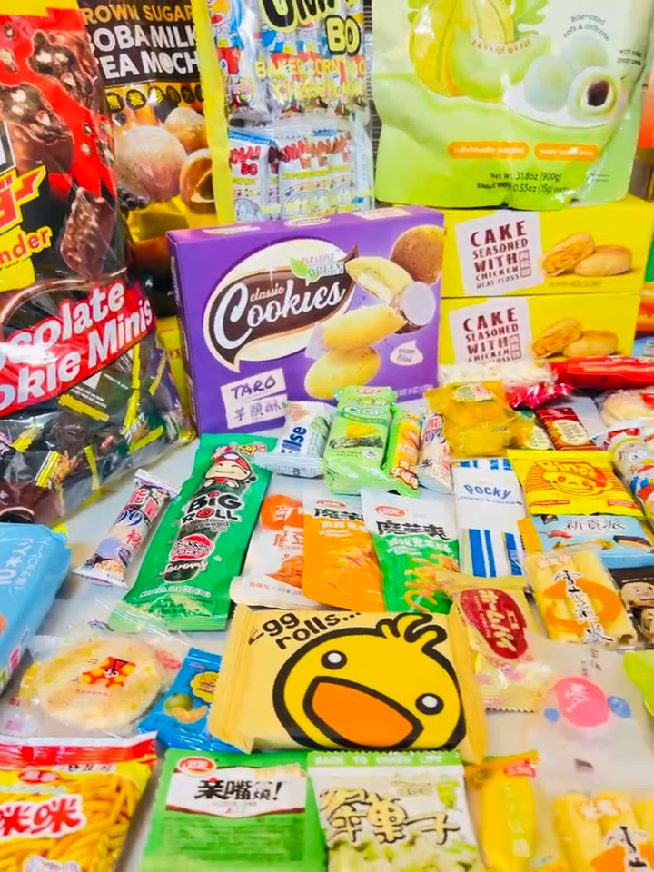 Free Ship-20 Exotic Sweet Savory Japanese Korean Asian Snack Box