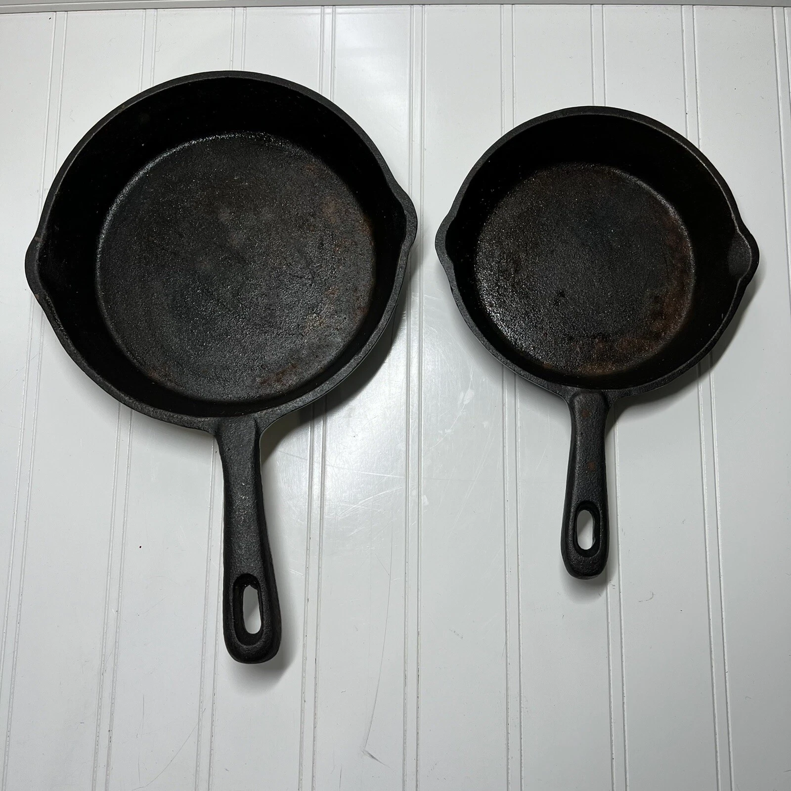 2 Cast Iron Skillets 6” & 7.5” Unmarked Needs Cleaned #1 On Handle USED