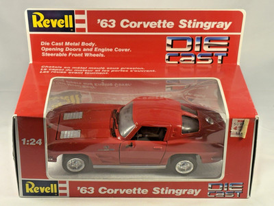 Vintage 1:24 Revell 1963 Chevy Corvette Stingray RED Die Cast NEW IN BOX, CLEAN