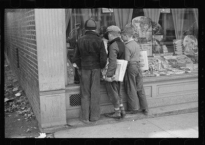 Photo:Newsboys admiring sporting goods, Jackson, Ohio