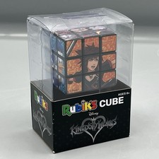 NUEVO EN CAJA Cubo de Rubik Corazones Disney Kingdom con Soporte SELLADO - 2 1/8"