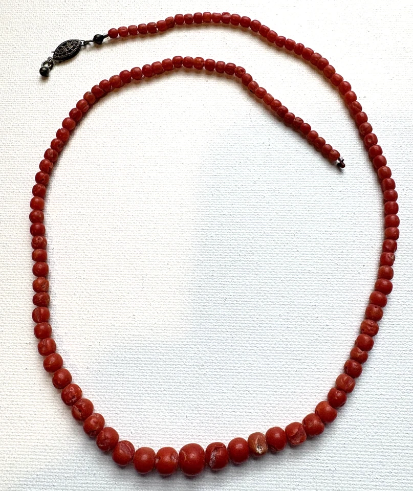 Vtg Mediterranean Natural  Coral  Bead Necklace Silver Tone clasp - Image 4 of 4