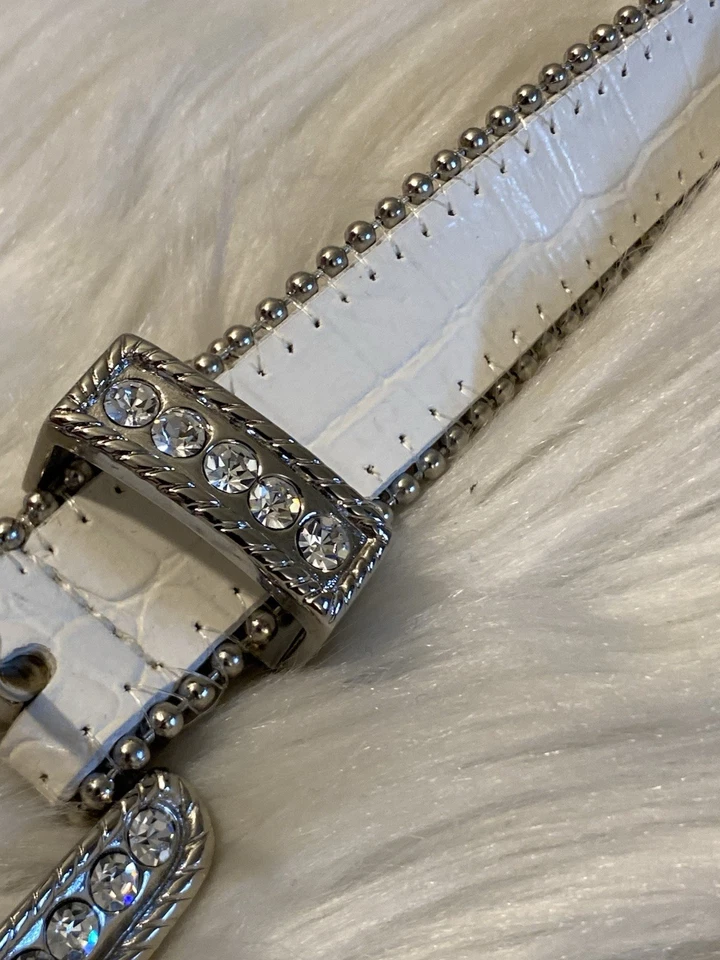 Cinto de couro genuíno branco Cache Y2K com fivela de strass tamanho M 1 pedra faltando - Imagem 3 de 4