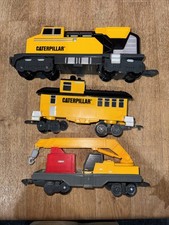 Toy State CATERPILLAR Construction Train Locomotive Engine CAT Caboose Crane