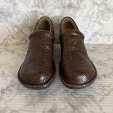 BOC Born Embossed Clogs Peggy Shoes Brown Leather Slip-on Women's size 8M EUC