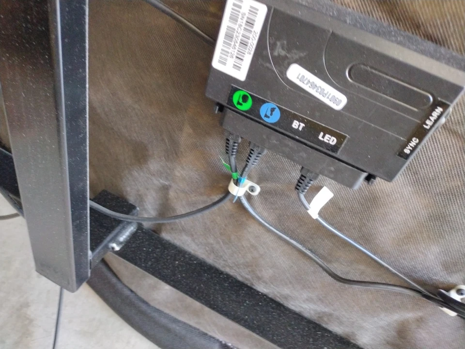 Cama ajustable inalámbrica con control remoto de colchón híbrido Foto 4 de 4