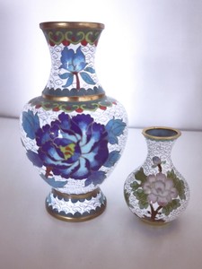 TWO EXQUISITE QING GILT CHINESE CLOISONNE ENAMEL FLORAL BIRD VASES 1800s
