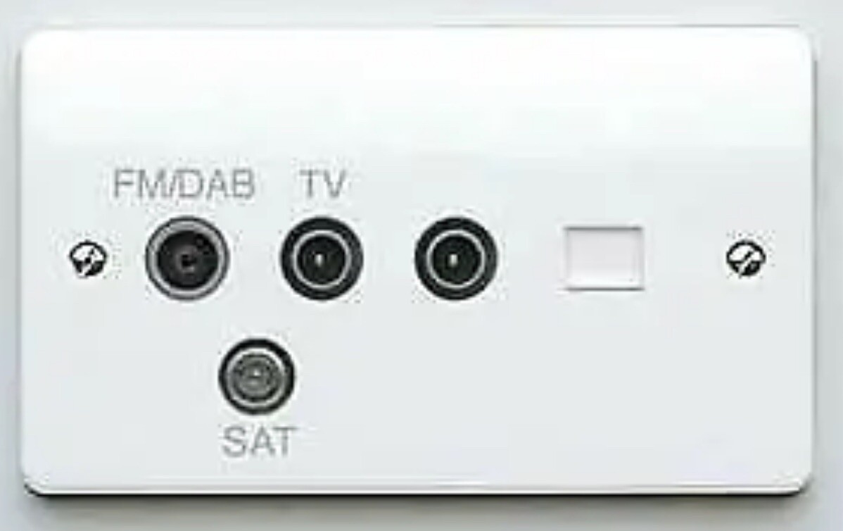 MK 2G TV/FM dab/ SAT Triplexor + TV +BT Sec K3563dab WHI