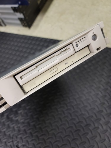 Compaq ProLiant DL320 Server P3 - Afbeelding 3 van 9