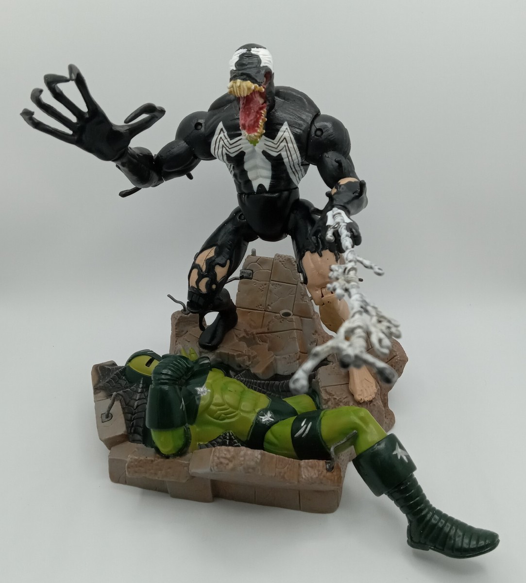 Marvel Legends Toybiz Spider-Man Classics Venom Figure