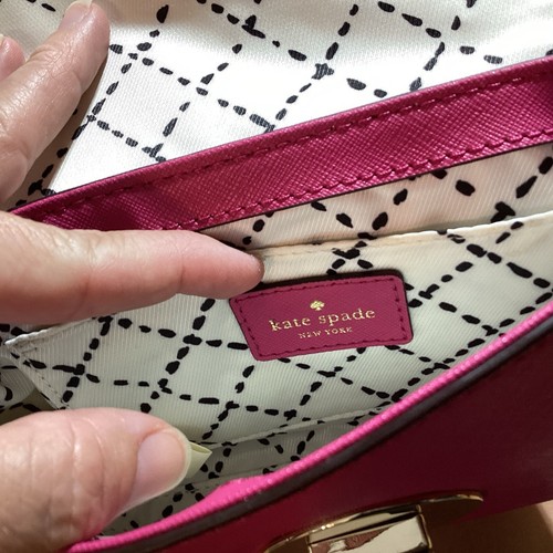 BOLSO BANDOLERA KATE SPADE ROSA CON CIERRE GIRATORIO FRONTAL - Imagen 10 de 11