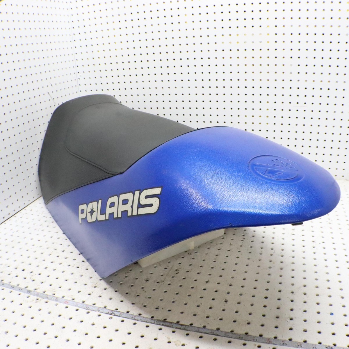 2006 POLARIS FUSION 600 SEAT SADDLE BLUE 2683891 2006 POLARIS FUSION 600 SEAT SADDLE BLUE 2683891