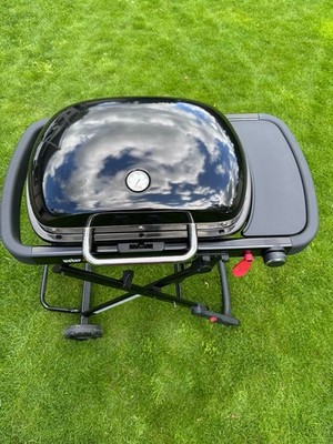 Weber Traveler Gas-Standgrill schwarz klappbar mit Deckel, Thermometer & Haube