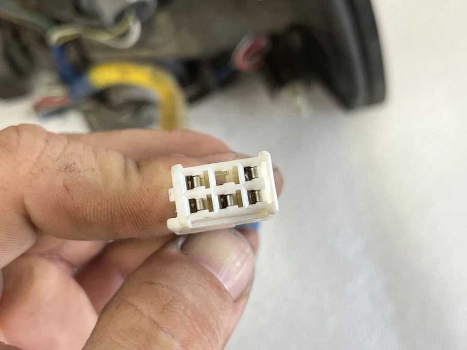 Lexus LS400 1997 cuarto de luz trasera lado conductor izquierdo lámpara 81560-50040 Foto 3 de 4