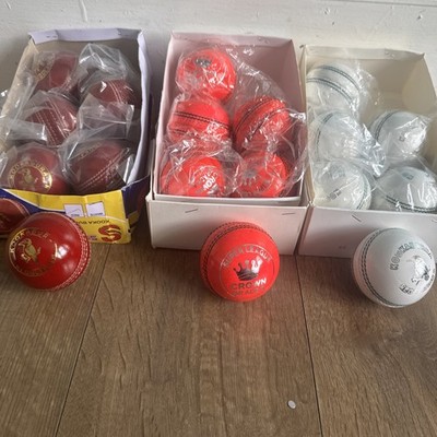 Erwachsene Cricketbälle Rot| Rosa! Weißer LAGERBESTAND 6 Kugeln pro Box sehr gute Qualität