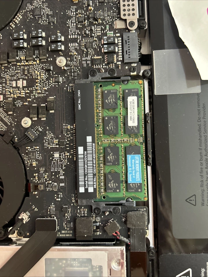 MacBook Pro 15-inch Late 2011 I7 Quad C 2.4GHz Body Grade A W/ Battery -PARTS - Image 4 of 4