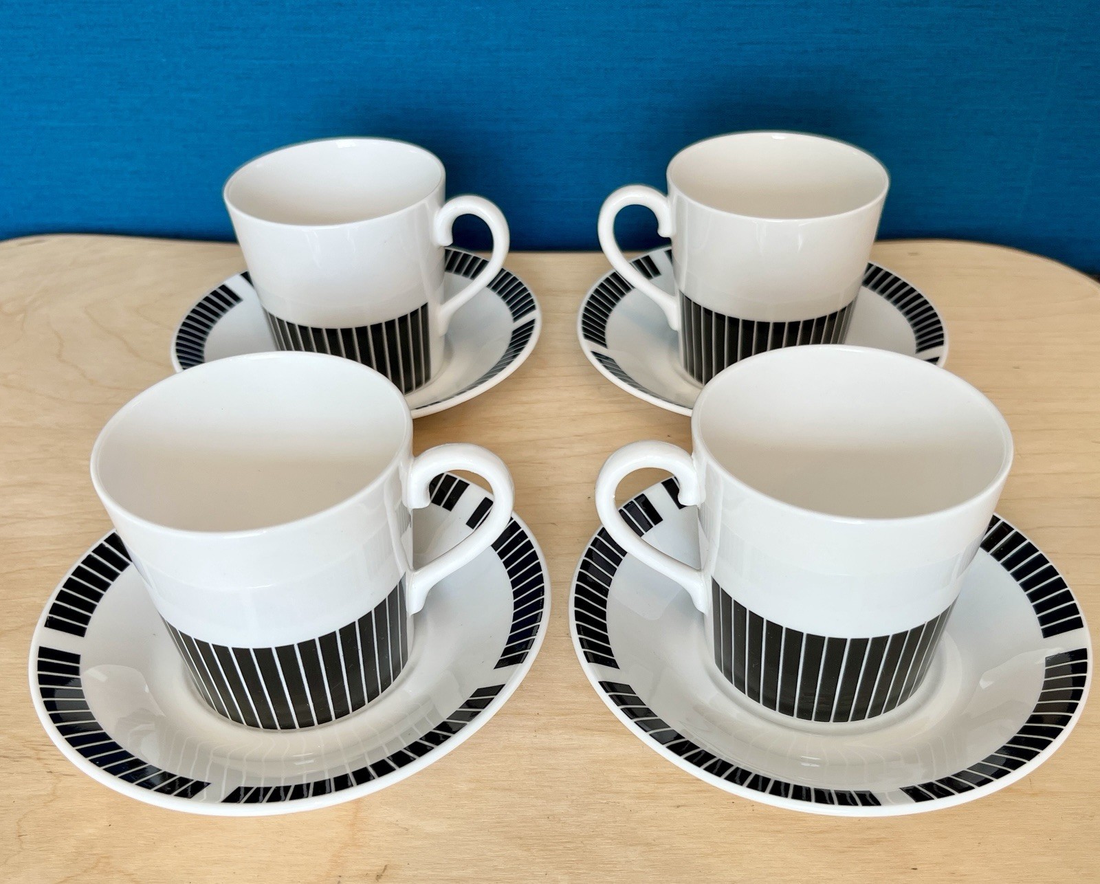 Royal Osborne Black & White Bone China Tea Cups & Saucers Set of 4 1960s image 5