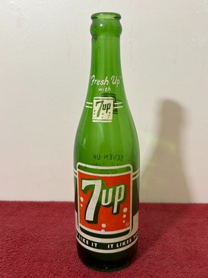 1960 Vintage ''Fresh Up with'' 7-Up Duraglas G-286 Green ACL 12 Oz Bottle Chicago
