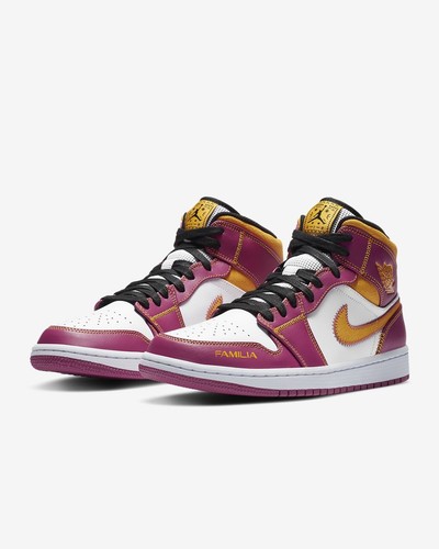 NIKE \