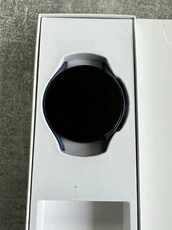 SAMSUNG GALAXY WATCH5 44MM SMARTWATCH ALUMINIUM GPS SM-R910 SAPPHIRE - Image 2 of 4