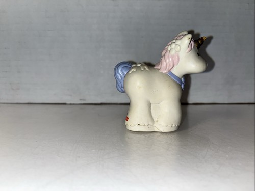 Fisher Price Little People Unicorn 2003 Royal Castle Princess Pet Purple Tail - Picture 4 of 6
