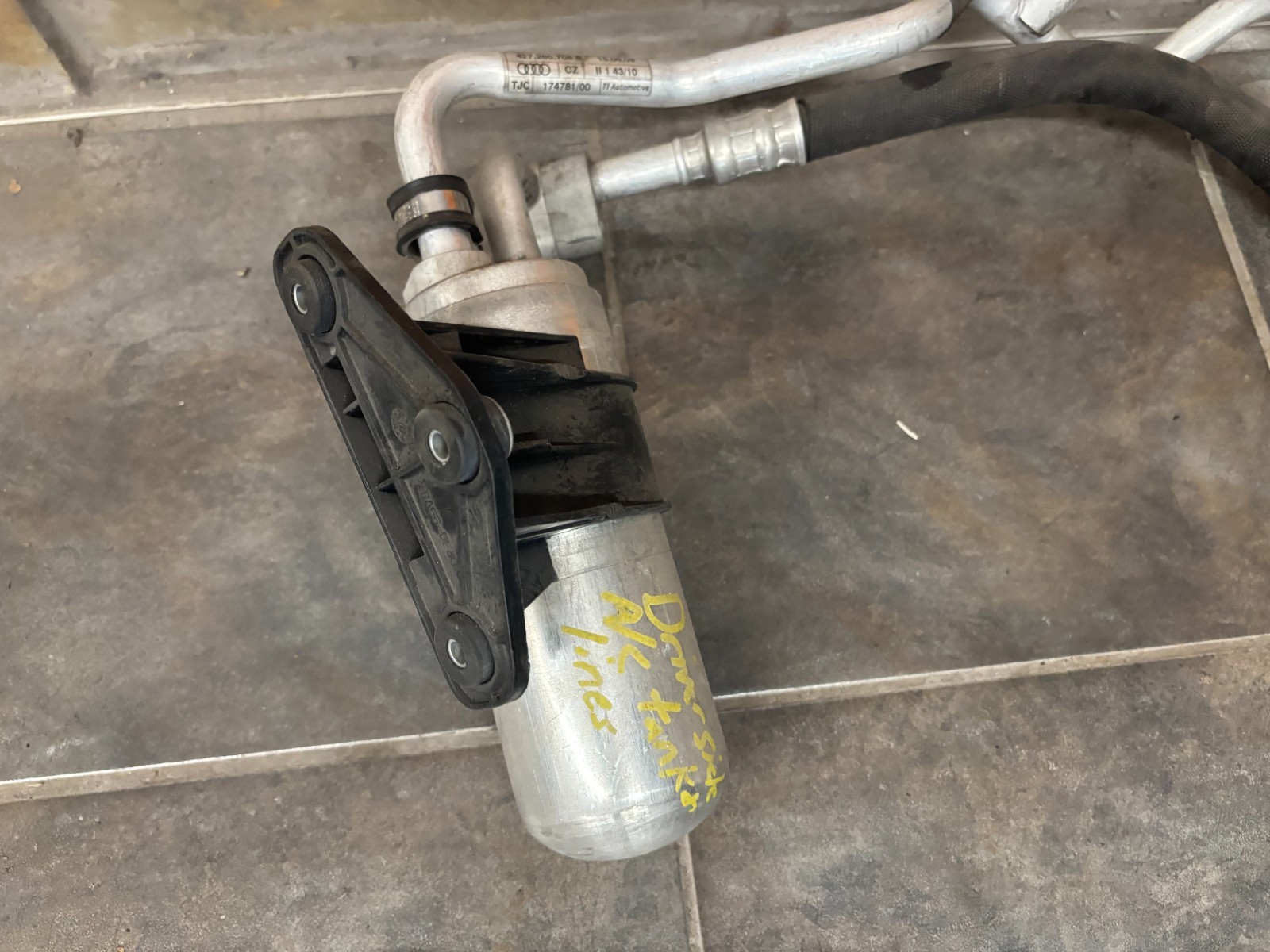Audi R8 Ac hose