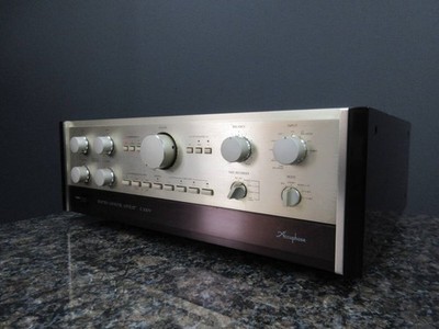 Accuphase C-200V Control Center