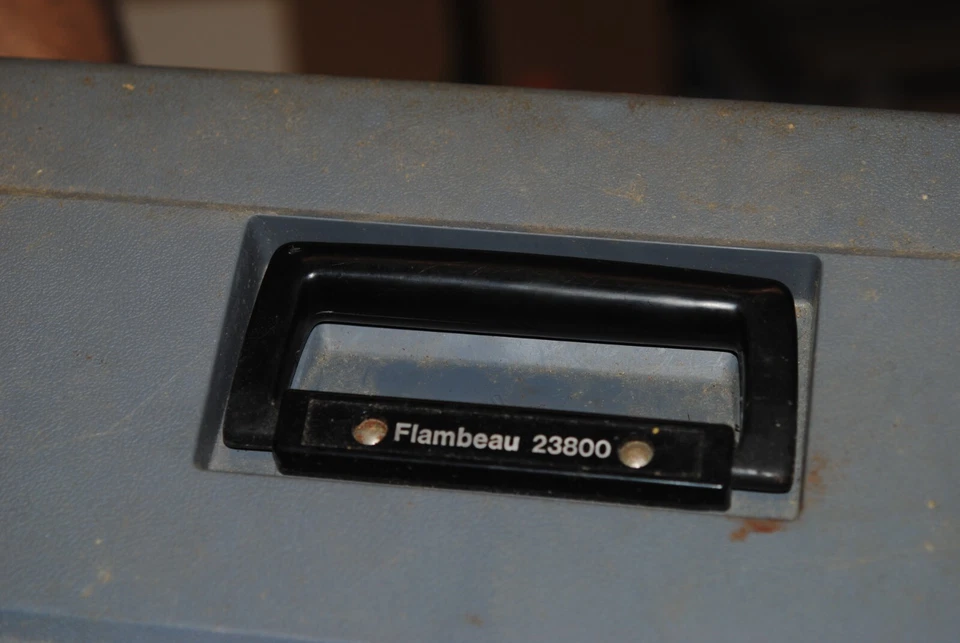 FLAMBEAU TOOL BOX 23800 POWERLATCH 22 X 10 X 10 FILLED WITH HARDWARE ESTATE - Image 3 of 4