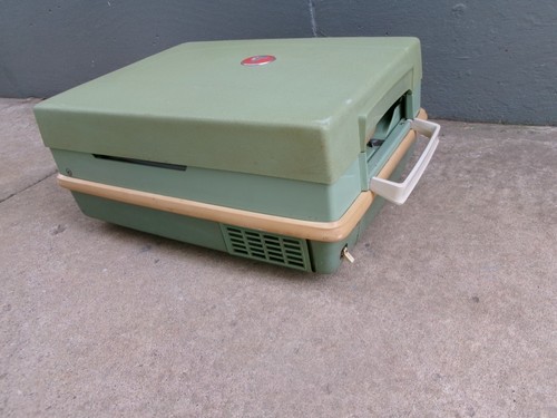 Vintage Hoover Portable Suitcase Vacuum Cleaner w Attachments Model 2100 Green - Picture 18 of 24