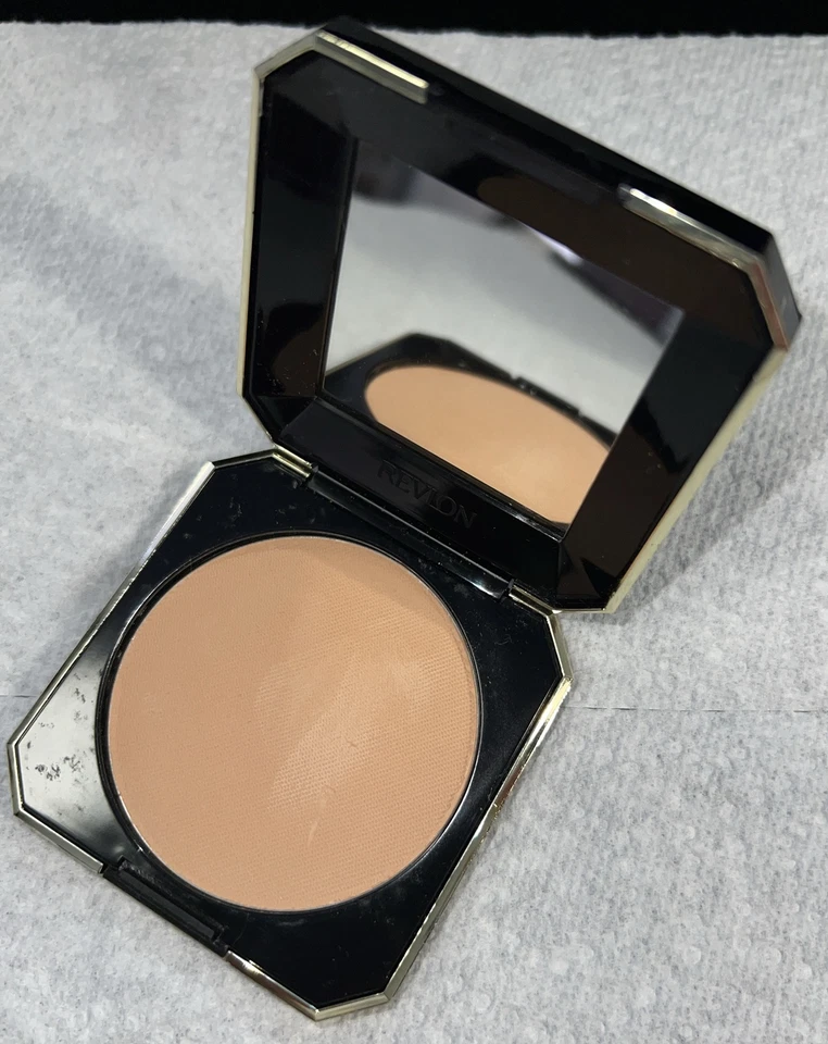 VINTAGE ~ NOS ~ REVLON ~ New Complexion Powder ~ Normal/Oily Skin ~ MEDIUM ~ NEW - Image 3 of 4
