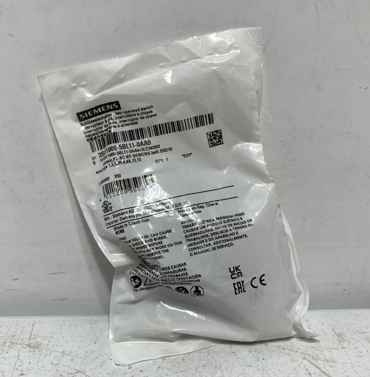 Siemens 3SU1000-5BL11-0AA0 Key-Operated Switch Round Plastic w/ 2 Keys 22mm