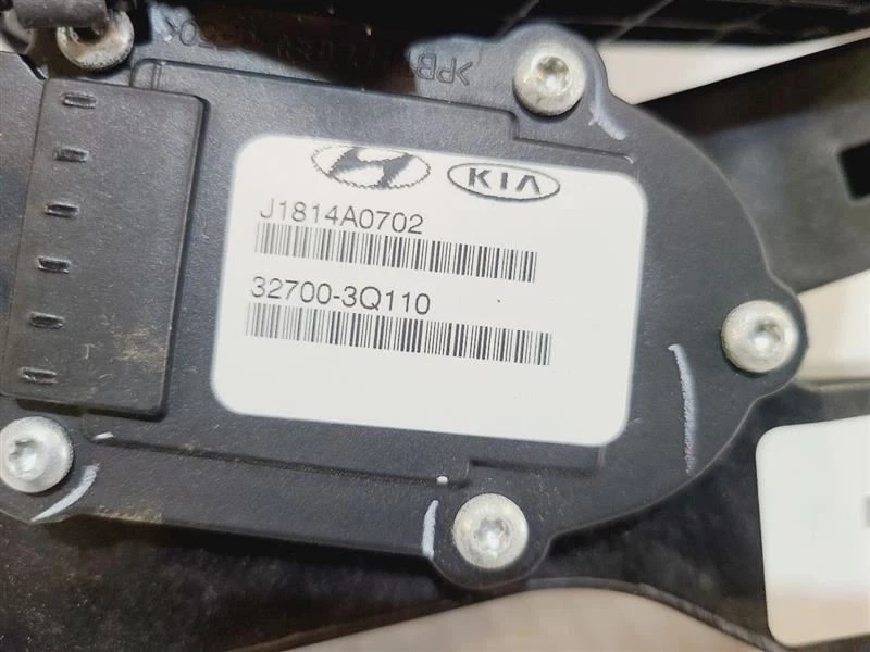 Accelerator Pedal Fits 2015 Kia Optima 568884 - Image 2 of 4