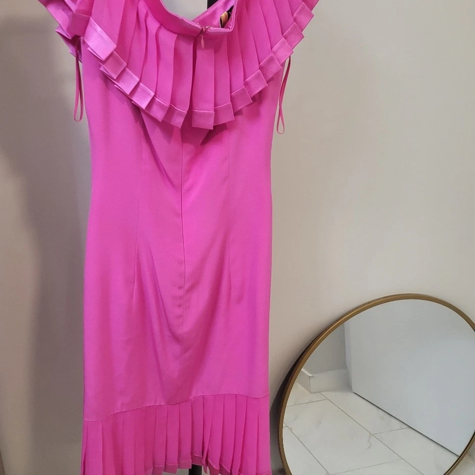 Vestido de seda elegante Lela Rose Foto 4 de 4