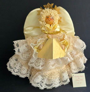 VINTAGE 1981 HEAVENLY ANGELS BY POLLYS PALS 9" LACE WOOD