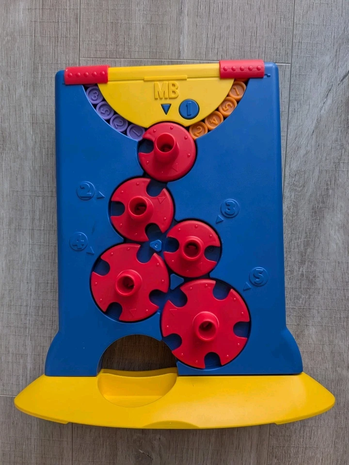 Vintage Downfall Board Game 1999 MB Games 100% Complete Excellent condition - Image 3 of 4