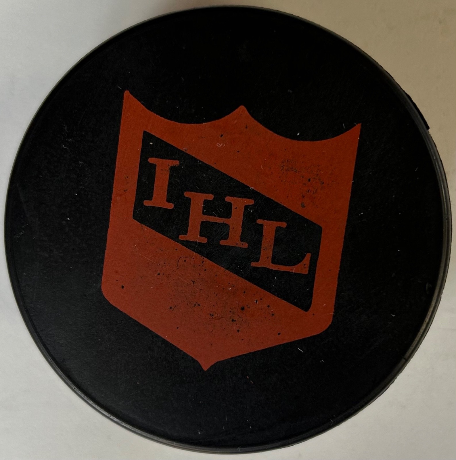 SAGINAW GEARS 1980s IHL SHIELD OFFICIAL GAME HOCKEY PUCK - VICEROY CANADA