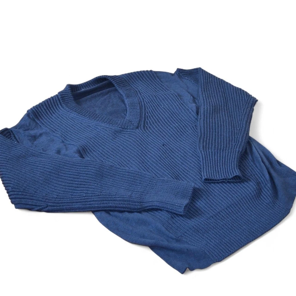 Alexander Wang main line navy wool vneck heavy panel ribbed sweater size large - Image 3 of 4